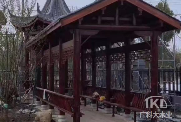 防腐木長(zhǎng)廊