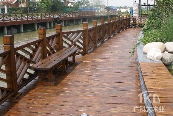 保定碳化木棧道施工
