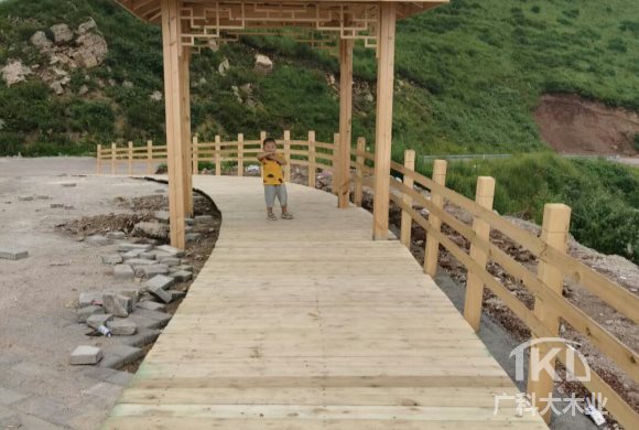 保定防腐木棧道施工