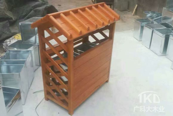 復(fù)古防腐木實(shí)木垃圾桶廠(chǎng)家